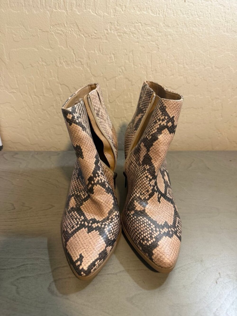 Sun and stone ankle boots